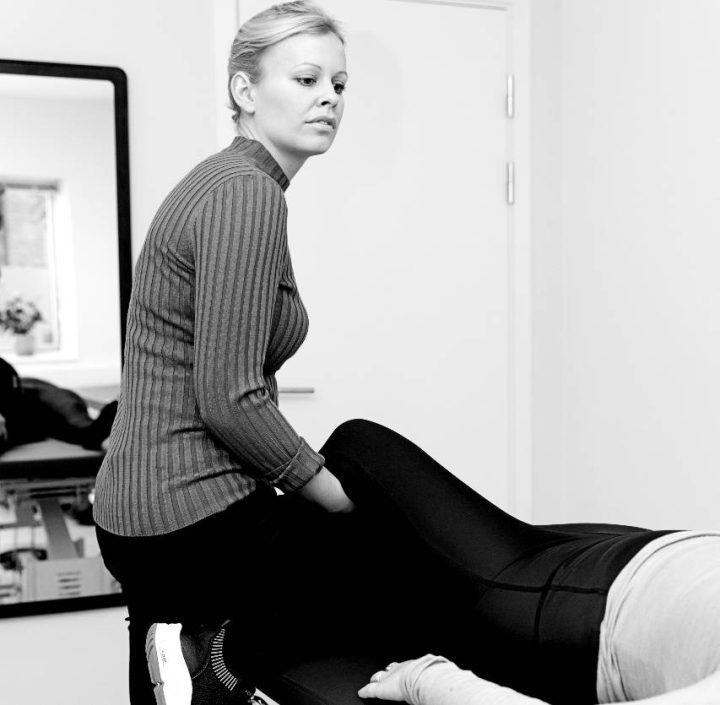 CorrectMe behandler smerter i knae